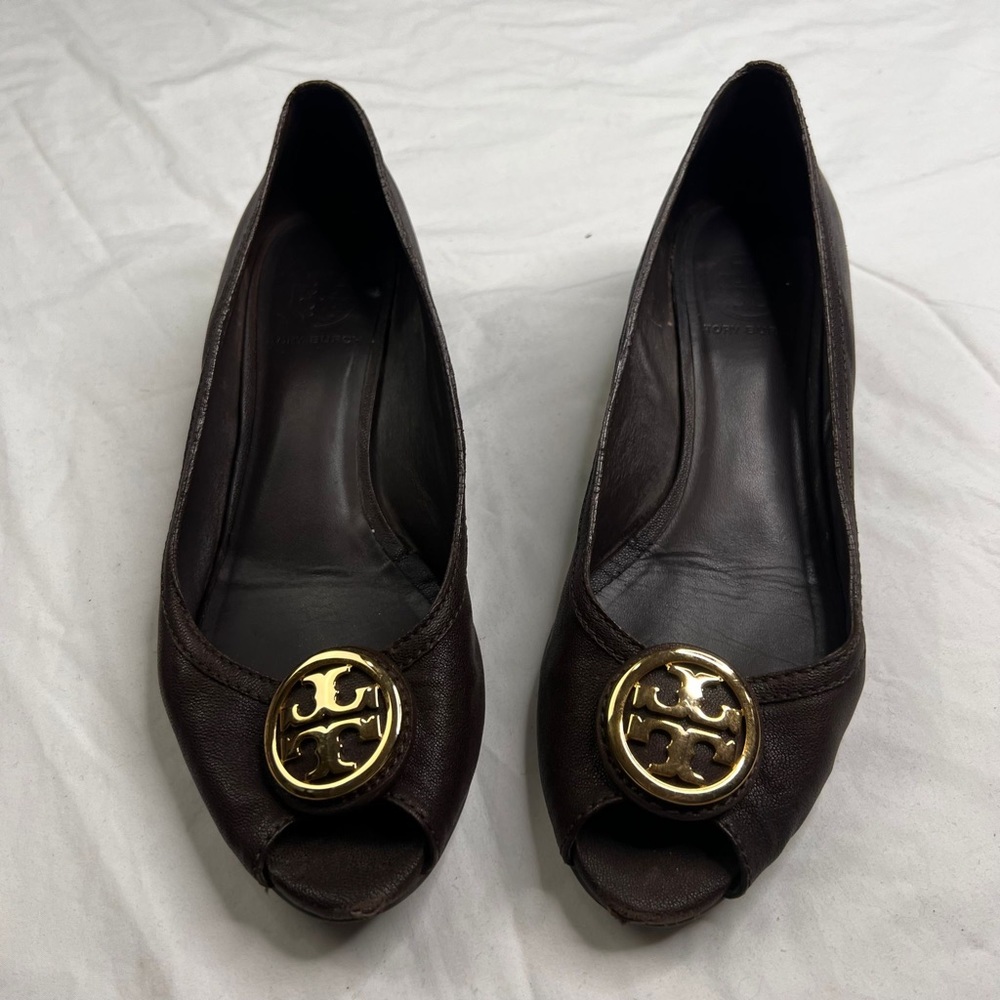 Tory Burch Wedge Logo Pumps shoes sandals open toe brown size 9.5 A040523
